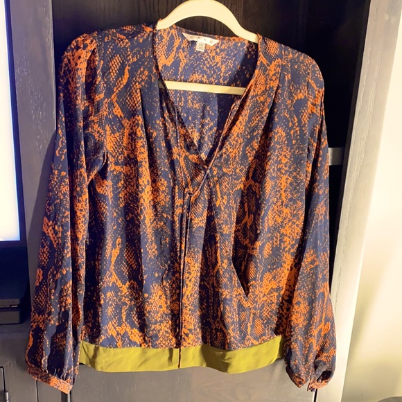 CAbi Border Wrap Python Snake Print Top Blouse Size XS - Picture 3 of 9